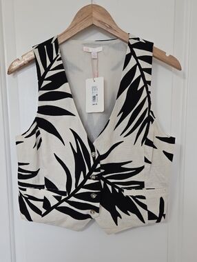 Gianni Bini Black & White Leaf Print V-Neck Vest Medium
